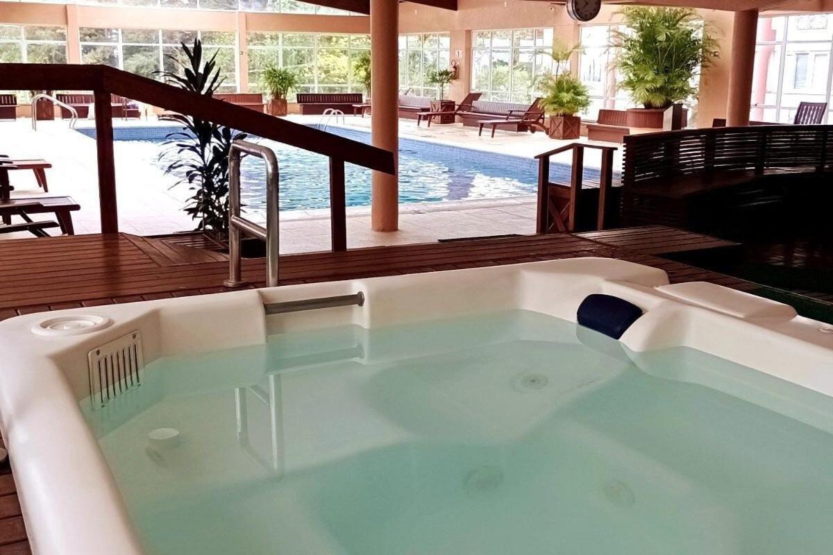 Apartamento No Residencial Village No Centro De Gramado, Com Piscina Aquecida E Hidromassagem Exterior photo